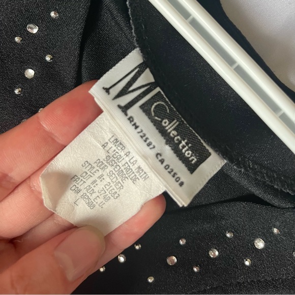 🌟2/$14🌟 y2k Studded Rhinestone V-Neck - Picture 3 of 6